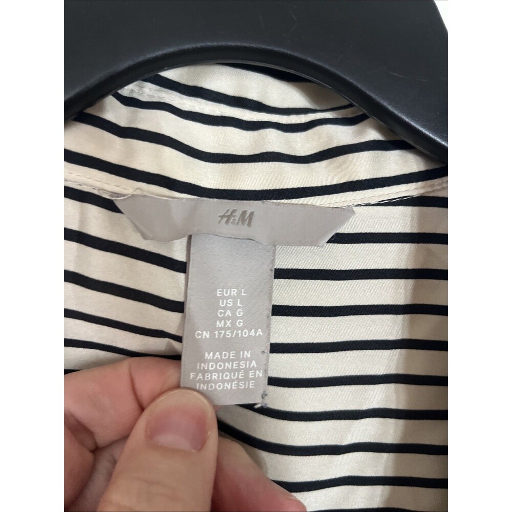 H&M Ivory Black Striped Long Sleeve Button Up Shirt Women’s L Satin Oversized - Picture 4 of 6